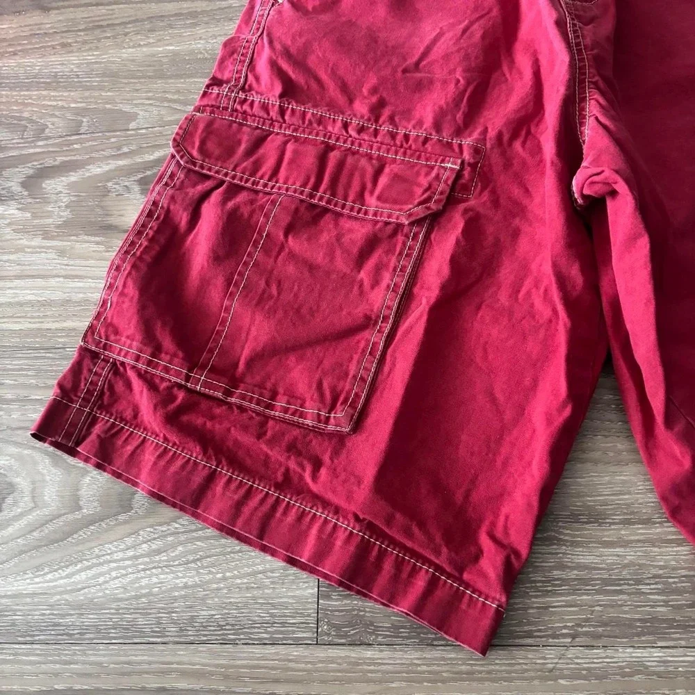 Vintage Y2K/2000s Baggy Red Streetwear Skater Style Cargo Shorts! Size 32